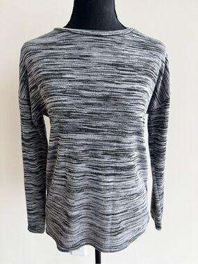 Heathered Black and White Long Sleeve Knit Top